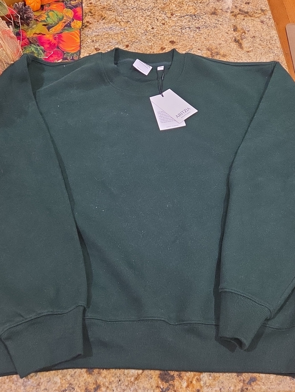 Aritzia Forest Green Perfect Crew Sweatfleece   Crewneck Sweatshirt NWT Medium
